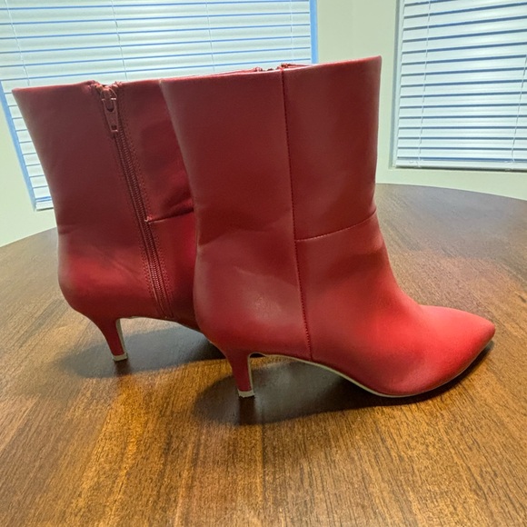 Dolce Vita Anza Red Pointed-Toe Leather Boots - Picture 5 of 12